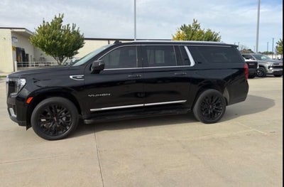 2023 GMC Yukon XL SLT
