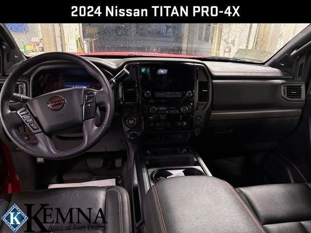 2024 Nissan TITAN Crew Cab PRO-4X 4x4