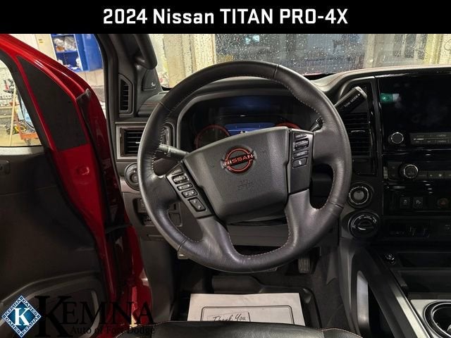 2024 Nissan TITAN Crew Cab PRO-4X 4x4