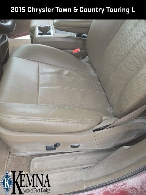 2015 Chrysler Town & Country Touring-L