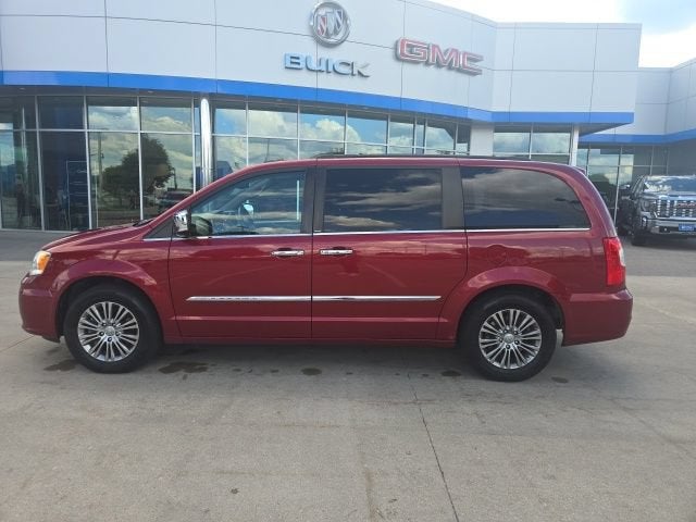 2014 Chrysler Town & Country Touring-L