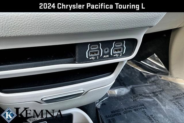 2024 Chrysler Pacifica Touring L AWD