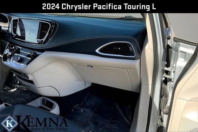 2024 Chrysler Pacifica Touring L AWD