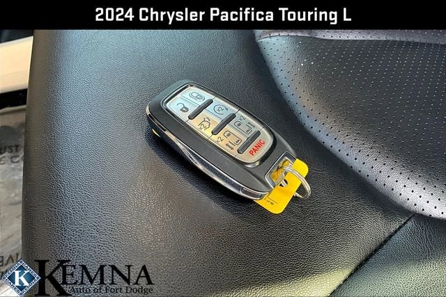 2024 Chrysler Pacifica Touring L AWD