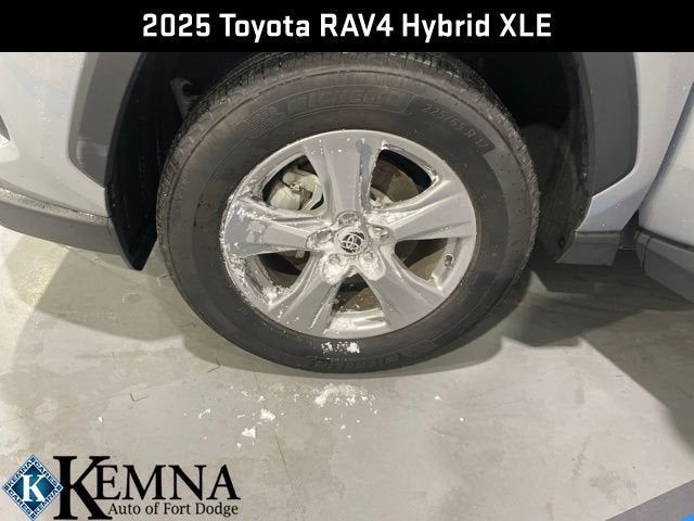 2025 Toyota RAV4 Hybrid XLE
