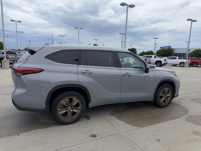 2022 Toyota Highlander Hybrid XLE Bronze Edition