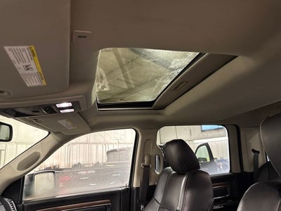 2018 RAM 1500 Laramie Crew Cab 4x4 5'7' Box