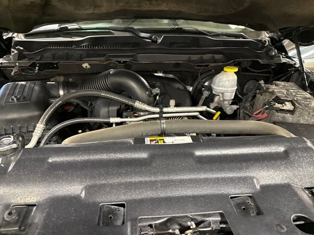 2018 RAM 1500 Laramie Crew Cab 4x4 5'7' Box