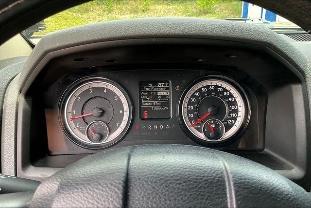 2017 RAM 1500 Tradesman Crew Cab 4x4 6'4' Box