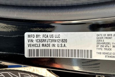 2024 RAM 1500 Laramie Crew Cab 4x4 5'7' Box