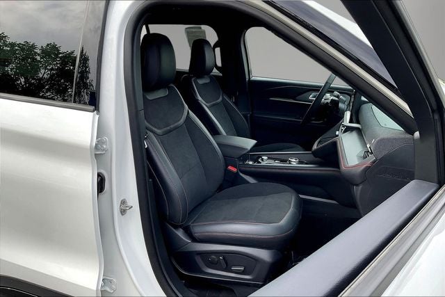 2026 Ford Explorer ST - Photo 16