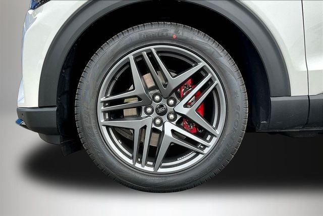 2026 Ford Explorer ST - Photo 18