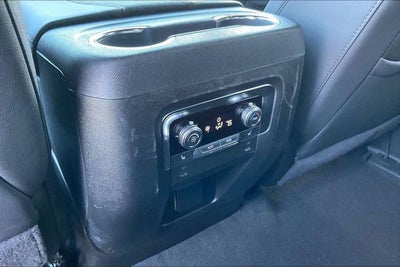 2025 GMC Yukon 4WD AT4