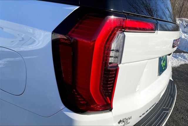 2025 GMC Yukon 4WD AT4