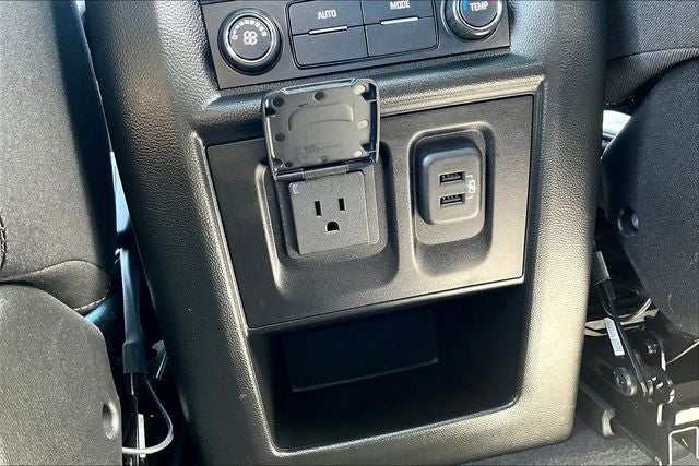 2023 Chevrolet Traverse AWD LT Leather