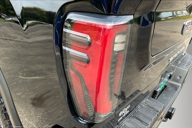 2024 GMC Sierra 2500HD 4WD Crew Cab Standard Bed AT4