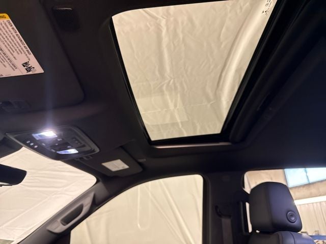 2022 GMC Sierra 1500 Limited 4WD Crew Cab Short Box AT4