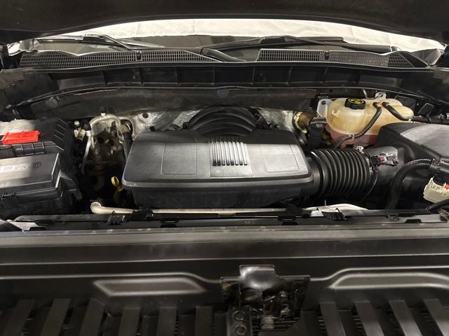 2022 GMC Sierra 1500 Limited 4WD Crew Cab Short Box AT4