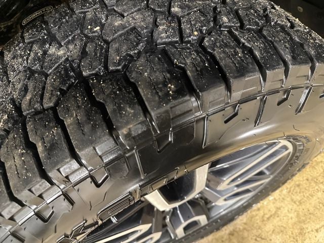 2022 GMC Sierra 1500 Limited 4WD Crew Cab Short Box AT4