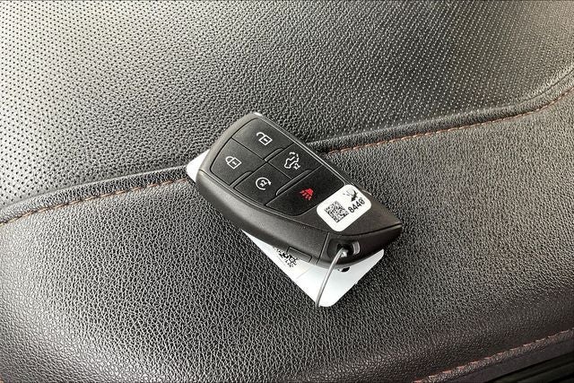 2024 GMC Sierra 1500 4WD Crew Cab Short Box AT4