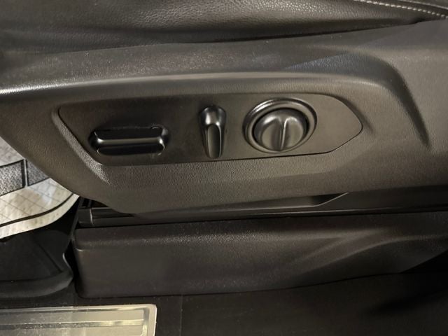 2020 Chevrolet Silverado 1500 4WD Crew Cab Short Bed LT