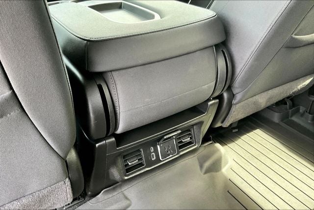 2024 GMC Sierra 1500 4WD Crew Cab Short Box Elevation with 3SB