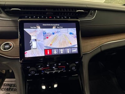 2022 Jeep Grand Cherokee Summit